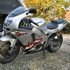 Kawasaki ZX-6R (SOLGT)
