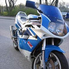 Suzuki GSX 750R