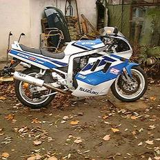 Suzuki GSX R 750
