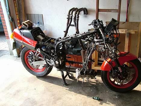 Kawasaki GPX 600R Solgt - Så skal der skiftes motor.... billede 5