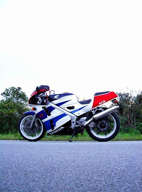 Honda VFR 400RR NC30 " SOLGT" billede 8