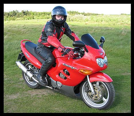 Suzuki GSX600F - SOLGT - Besøg www.mcstreetdragons.dk billede 13