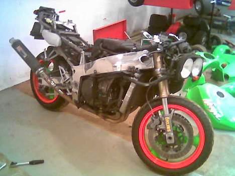 Kawasaki ZXR750R (M) **solgt** - Så har frøkenen smidt overtøjet... billede 14