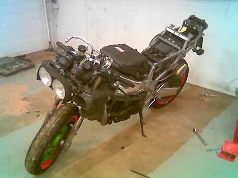 Kawasaki ZXR750R (M) **solgt** - Så har frøkenen smidt overtøjet... billede 15