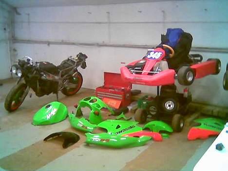 Kawasaki ZXR750R (M) **solgt** - Både frøkenen, hendes overtøj og mit legetøj... billede 16