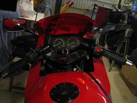 Kawasaki GPX 600R (SOLGT) - bemærk styrenderne :-) har fået poleret grebene siden dette billede billede 3