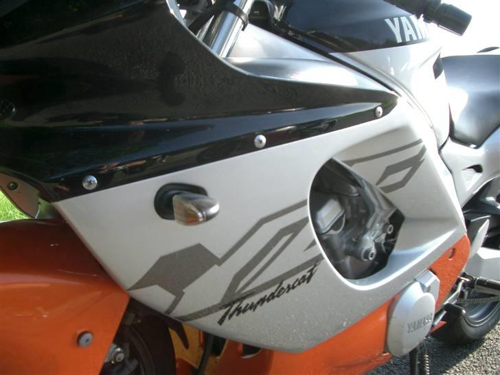 Yamaha YZF600R Thundercat solgt - Den er sku mere fed med de nye blinklys. billede 7