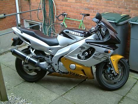 Yamaha YZF 600 R Thundercat billede 1