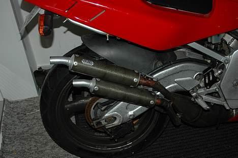 Suzuki RGV [SOLGT] - JMCA Carbon potter og Banan bagsvinger billede 3