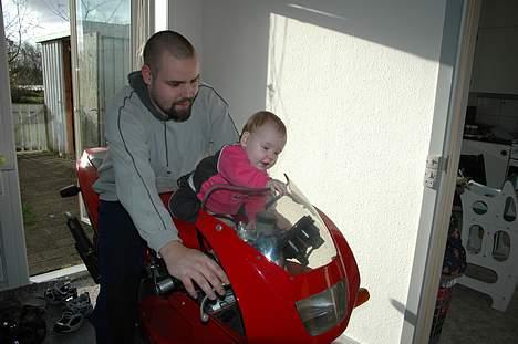 Suzuki RGV [SOLGT] - Mig og begge mine babyer billede 7