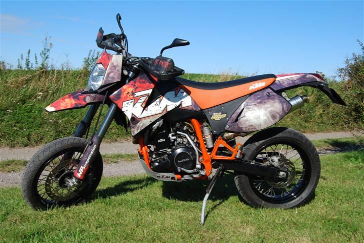 KTM LC4 "CONTRACT" SOLGT - så har den fået nye klistermærker på ! Tema the CONTACT billede 1