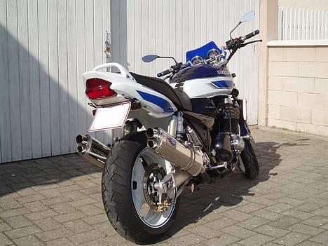 Suzuki gsx 1400 - Her er så cyklen i fuld glans billede 1