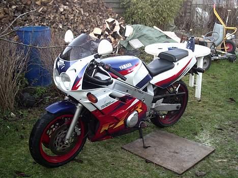 Yamaha fzr 600 (solgt) billede 4