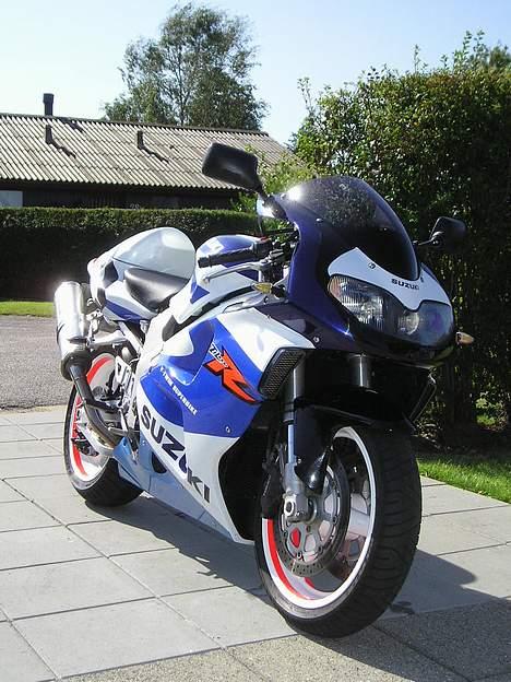 Suzuki TL 1000 R    --SOLGT-- - Får man ikke bare lyst til at tage hende. billede 5