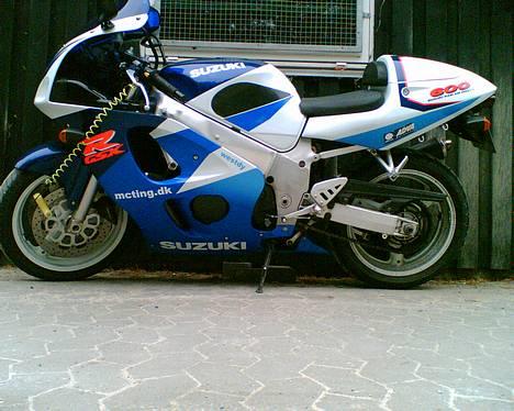 Suzuki GSX-R600 - Dette billede er taget med mobil billede 2