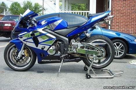 Yamaha FZR - Ide til lak af min nye CBR 600 RR billede 7