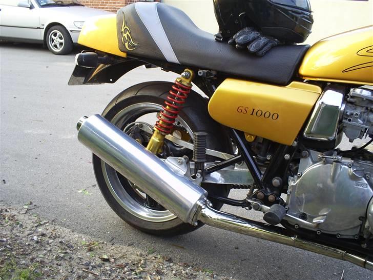 Suzuki GS1000 - Nu med 180/55x17 bagdæk på en 5,5" fælg fra en GSX-R 1100.... billede 7