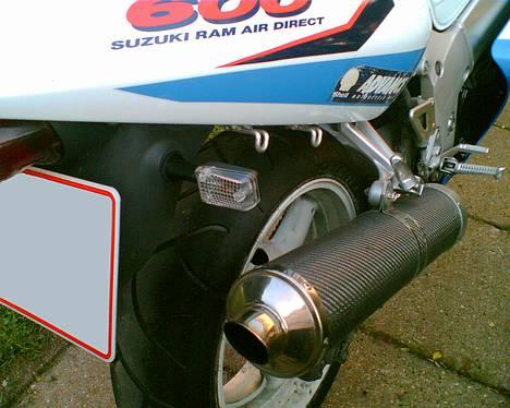 Suzuki GSX-R600 - dette billede er taget med mobil billede 6