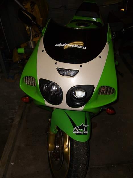 Kawasaki ZX7R  billede 8