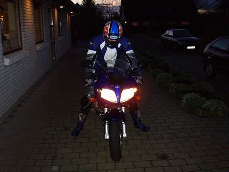 Suzuki sv650s (Skjern) SOLGT - Min første dag på cyklen er lige kommer hjem fra tyskland hvor jeg købte den. billede 2