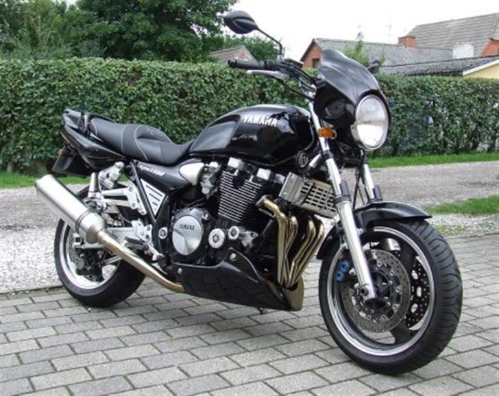 Yamaha XJR 1300 (solgt) - Min XJR - lettere modificeret ;o) billede 1
