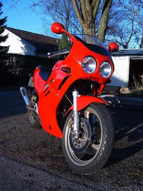 Suzuki gsxr 250 SOLGT billede 3