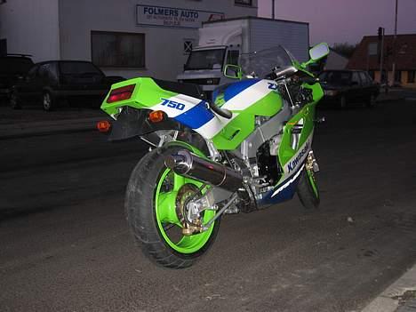 Kawasaki zxr 750 H2 - dec 06 cyklen er lige ankommet til DK   billede 4