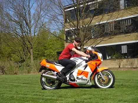 Yamaha FZR750R - FZR750R-195 kg. ren spass billede 1