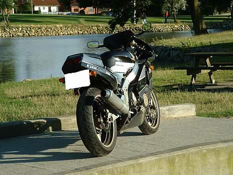 Honda CBR 400 RR (Solgt) billede 15