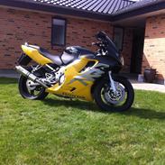 Honda cbr 600 f4