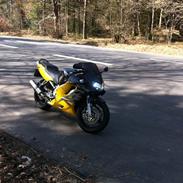 Honda cbr 600 f4