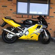 Honda cbr 600 f4