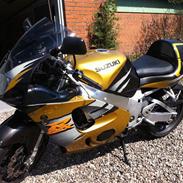 Suzuki Gsxr 750 Srad solgt.