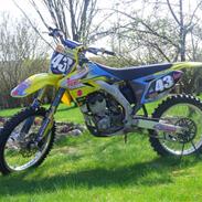 Suzuki RM-Z