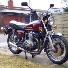 Honda cb 750 k7