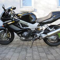 Honda VTR 1000 F - (solgt)