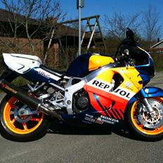 Honda cbr 900 repsol solgt 