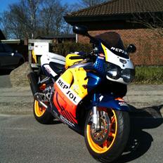 Honda cbr 900 repsol solgt 