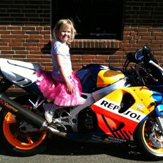 Honda cbr 900 repsol solgt 