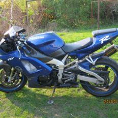 Yamaha R1