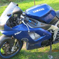 Yamaha R1