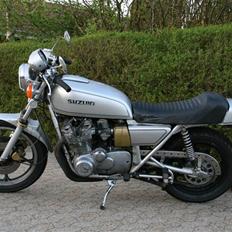 Suzuki GS 750