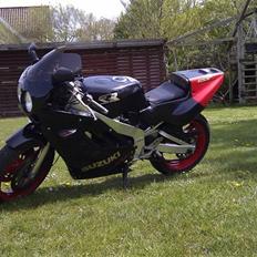 Suzuki GSXR 400RR