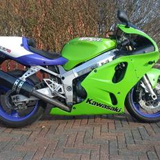 Kawasaki ZX7R"Solgt"
