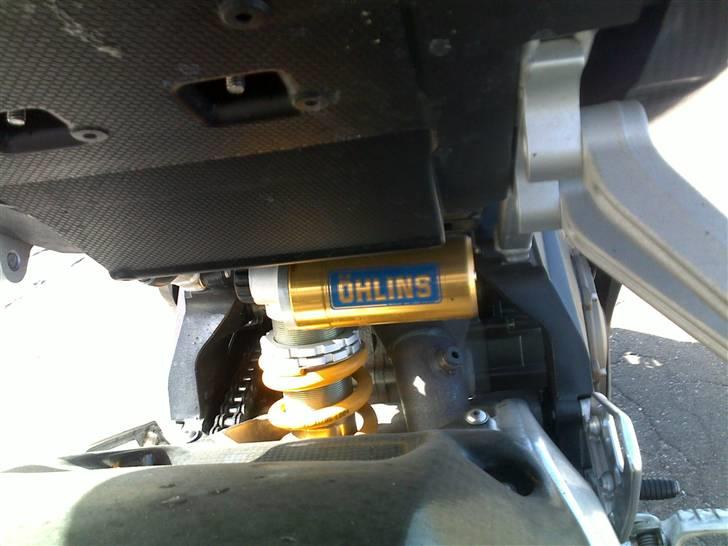 Aprilia RSV 1000 R FACTORY - SOLGT billede 2