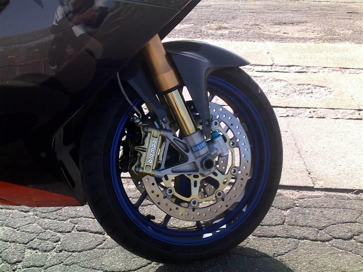 Aprilia RSV 1000 R FACTORY - SOLGT billede 3