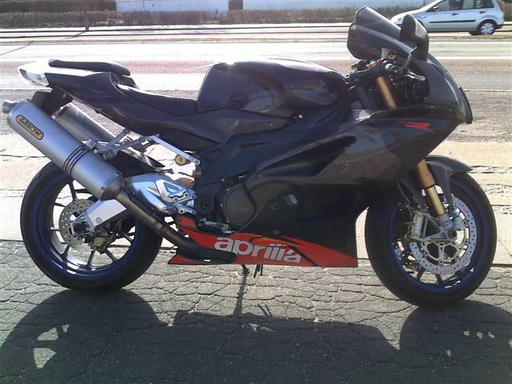 Aprilia RSV 1000 R FACTORY - SOLGT billede 4