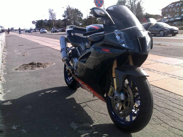 Aprilia RSV 1000 R FACTORY - SOLGT billede 6