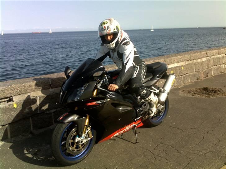 Aprilia RSV 1000 R FACTORY - SOLGT billede 8