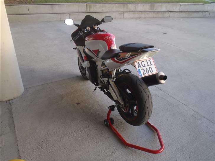 Yamaha R6 billede 10